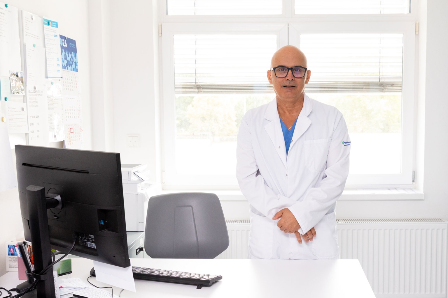 Tři pracoviště pro osobní chirurgickou péči